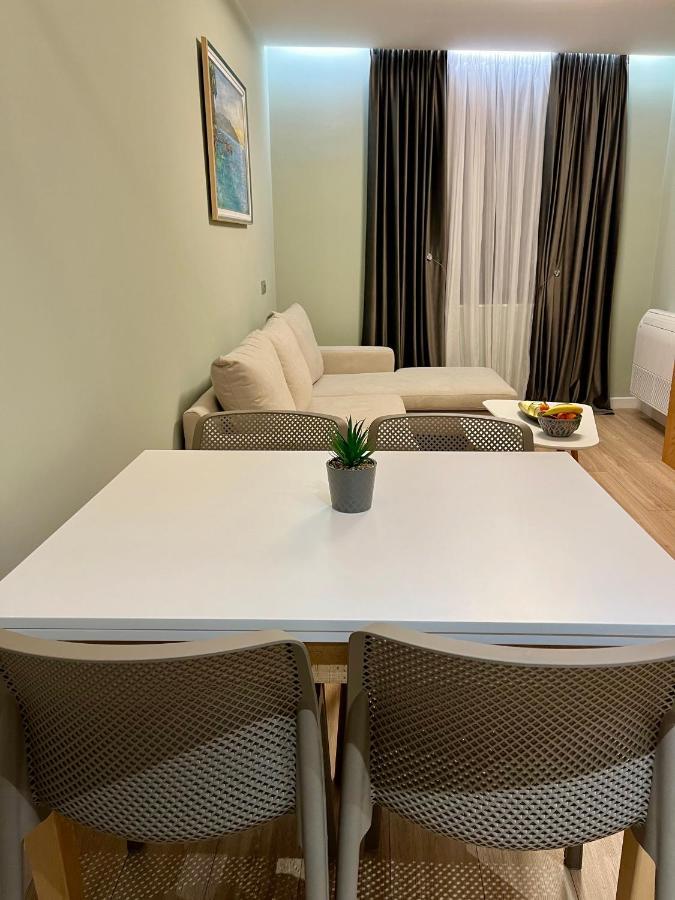 Adriatic Treasure Apt, Luxury & Beachfront - By Beta Premium * Golem (Tirana)