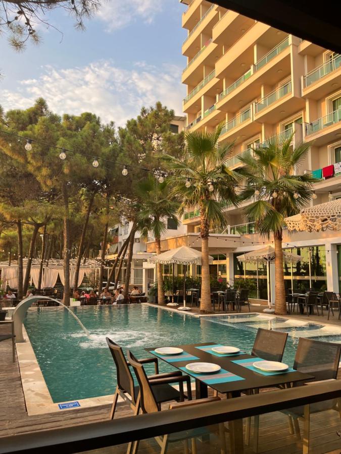 Adriatic Treasure Apt, Luxury & Beachfront - By Beta Premium Apartament Golem (Tirana)